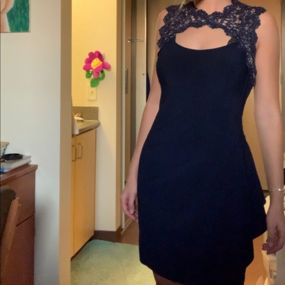 Formal Dress - Picture 4 of 11